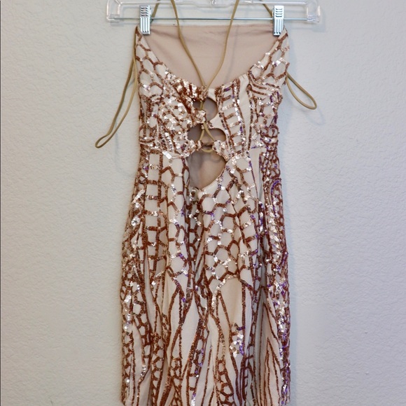 Sequined Body Con Dress - Picture 3 of 4